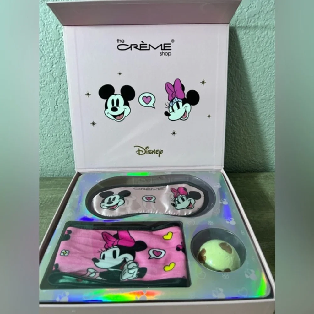 The Creme Shop Disney nib crème